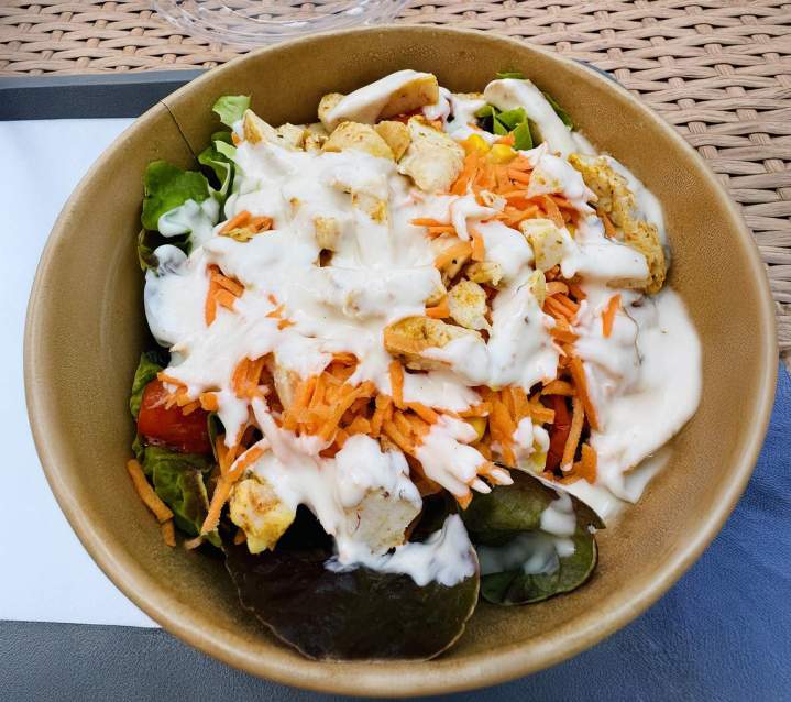 Salade césar au poulet pané Lisieux